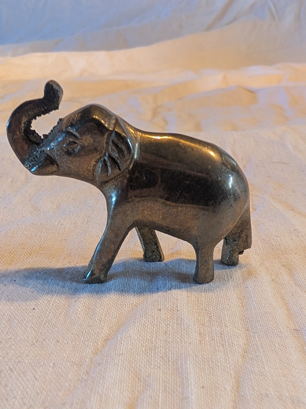 2/40$ Vintage brass Elephant Figurine / trinket